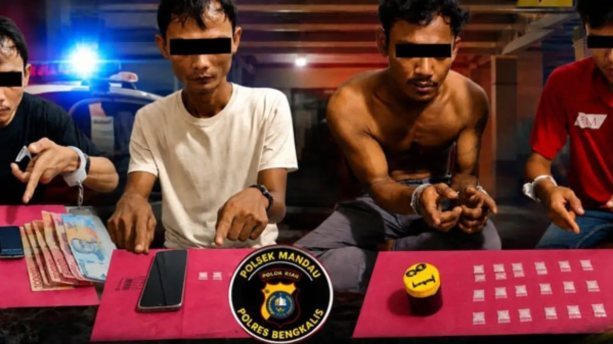 Diduga mengedarkan 34 narkotika jenis sabu, empat pria yang tinggal di Simpang Puncak, Desa Boncah Mahang diamankan Tim Opsnal Polsek Mandau, Ahad (6/9/2026). (Istimewa)