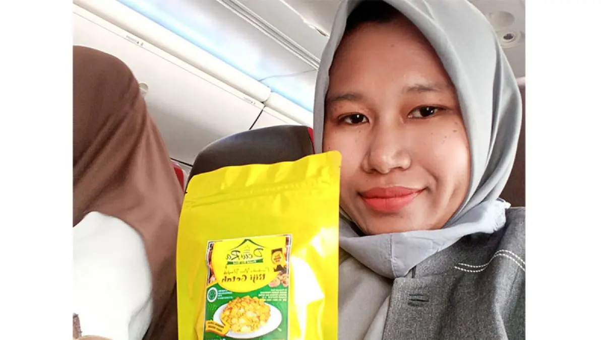 Dewi Melinda yang juga Guru IPS SMPN 1 Bantan saat ini bersaing dalam Kategori Penggerak Desa Mandiri Pangan, Bidang Ketahanan Pangan. (Istimewa)