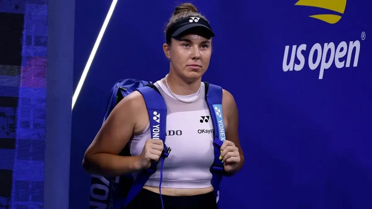 Juara Wimbledoa dari Republik Ceko Linda Noskova gagal melaju ke semifinal US Open setelah kalah dari juara bertahan Aryna Sabalenka dalam laga tiga set di perempatfinal.(Instagram @lindanoskova)