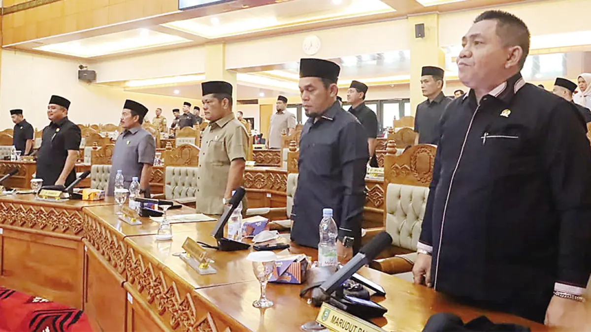 Anggota DPRD Siak mengikuti rapat paripurna penyampaian reses III di Ruang Paripurna Putri Kaca Mayang Kantor DPRD Siak, Senin (7/9/2026).(MONANG LUBIS/RIAU POS)