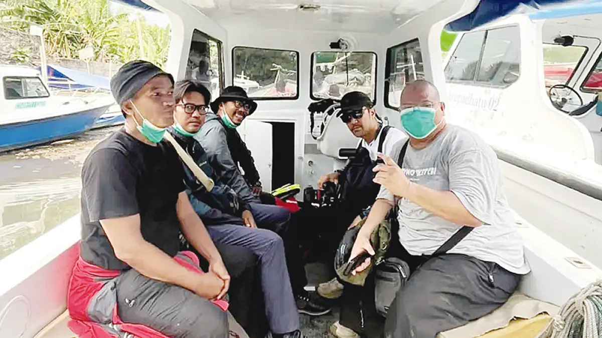 Lima orang jurnalis yang hilang kontak sebelum berangkat menuju Gunung Anak Krakatau pada Senin (7/9/2026) lalu. (JPG)