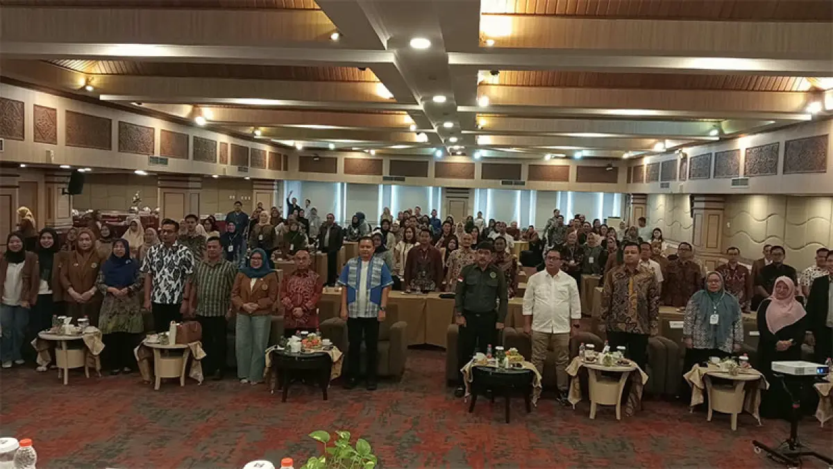 Para pihak foto bersama saat melakukan sosialisasi Integrasi Alur Layanan 3-2-5, di Hotel Pangeran Pekanbaru, Kamis (10/9/2026). Prapti Dwi Lestari