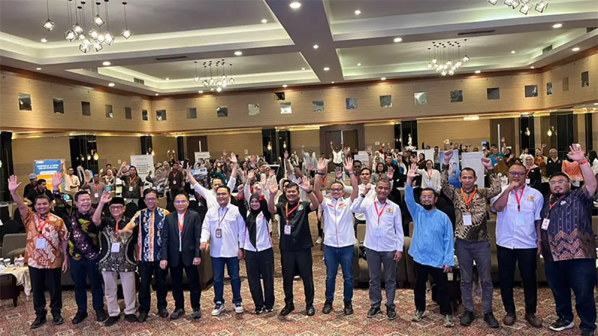 Foto bersama dalam event IMA Connect 2026, Jumat (11/9/2026) di Hotel Pangeran Pekanbaru. MHH AKHWAN