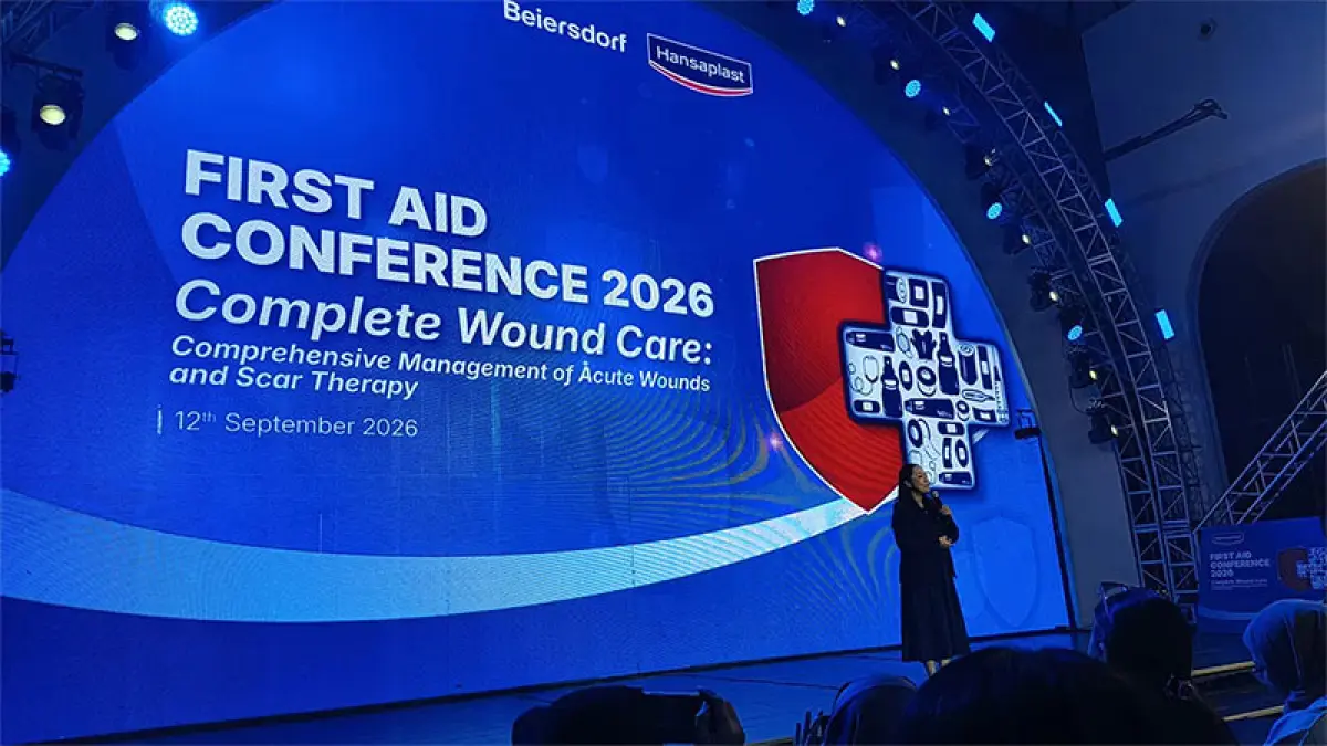 Apoteker Dr apt Lusy Noviani saat konferensi pers Hansaplast First Aid Conference (FAC) 2026 di Jakarta, Sabtu (12/9). (Dimas Choirul/Jawapos.com)