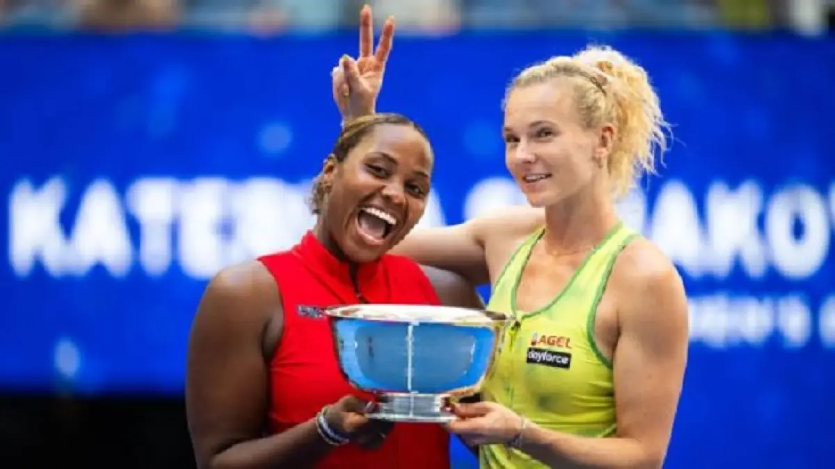 Taylor Townsend dan Katerina Siniakova menjuarai ganda putri US Open dengan mengalahkan pasangan wild card Ashlyn Krueger dan Robin Montgomery. (Robert Prange/Getty Images)