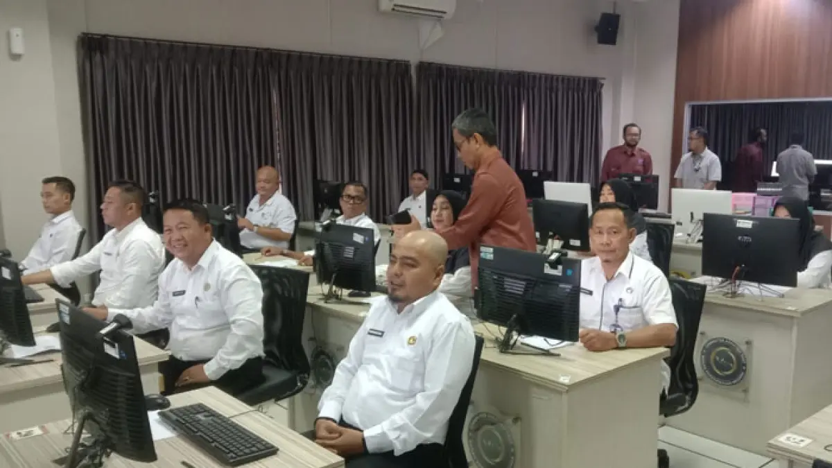 Peserta ASN asal Kepulauan Meranti sedang mengikuti Computer Assisted Test (CAT) UD di Kantor Regional XII BKN Pekanbaru, Senin (14/9/2026). (Istimewa)