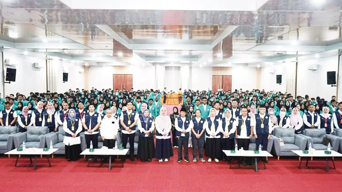 Suasana pembukaan PKKMB UHTP di Hall dr H Zainal Abidin MPH. (JPG)