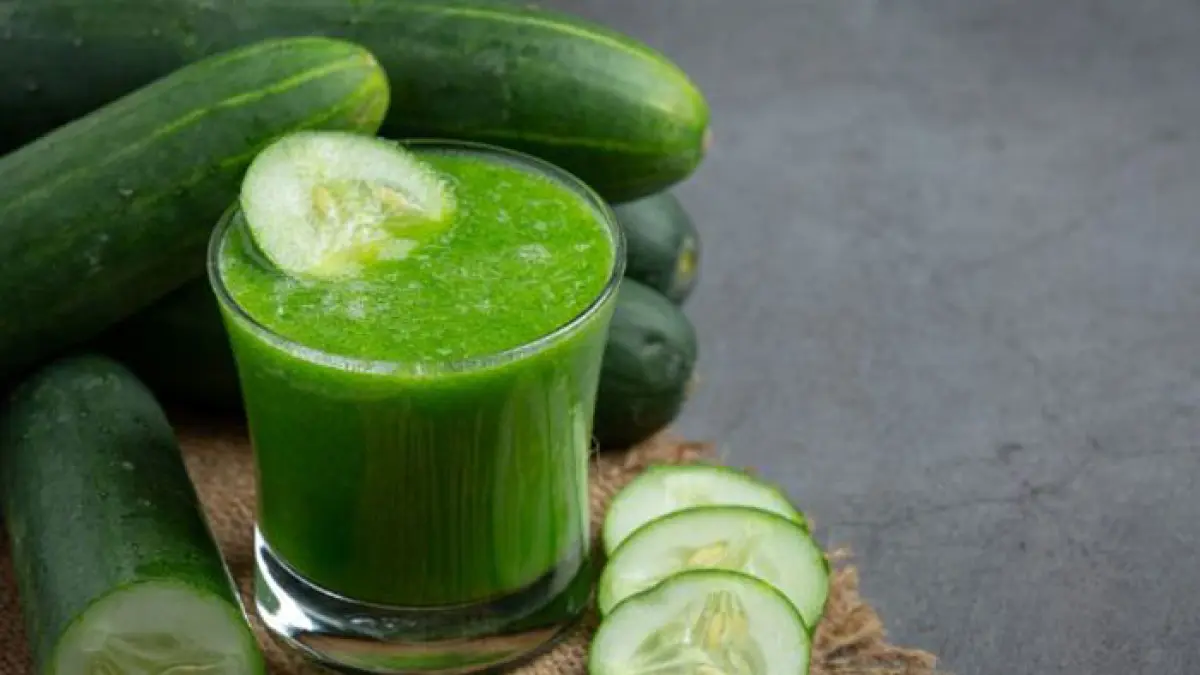 Ilustrasi jus timun. Jus timun dicampur lemon bisa jadi satu pilihan untuk menurunkan berat badan. (Freepik)