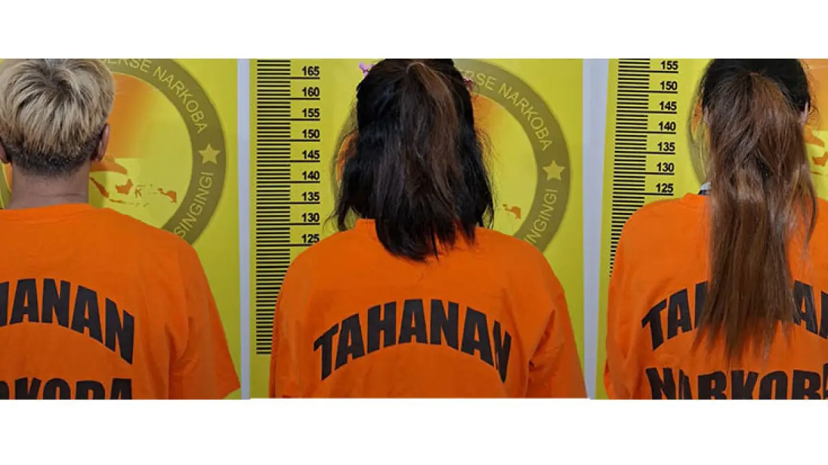 Satu pria dan dua perempuan diamankan Satres Narkoba di Desa Bukit Pedusunan Kecamatan Kuantan Mudik, Selasa (15/9/2026) dini hari . (Polres Kuansing)