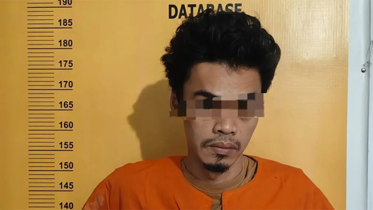Tersangka pembacokan berinisial MA diamankan petugas kepolisian di Mapolsek Gaung untuk proses lebih lanjut, Rabu (16/9/2026). Foto Istimewa