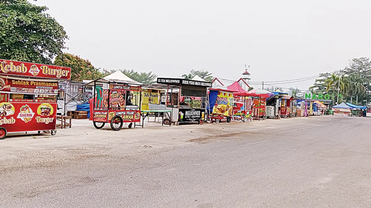 Area Taman Jalur-Mapolsek Kuantan Tengah menjadi lokasi tetap UMKM dan pusat kuliner Kuansing, Rabu (16/9/2026). (DESRIANDI CANDRA/RIAU POS)