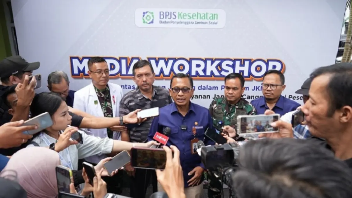 Direktur Utama BPJS Kesehatan, Prihati Pujowaskito usai pertemuan nasional menjawab awak media, Rabu (16/9/2026) di Cimahi. (BPJS Kesehatan)