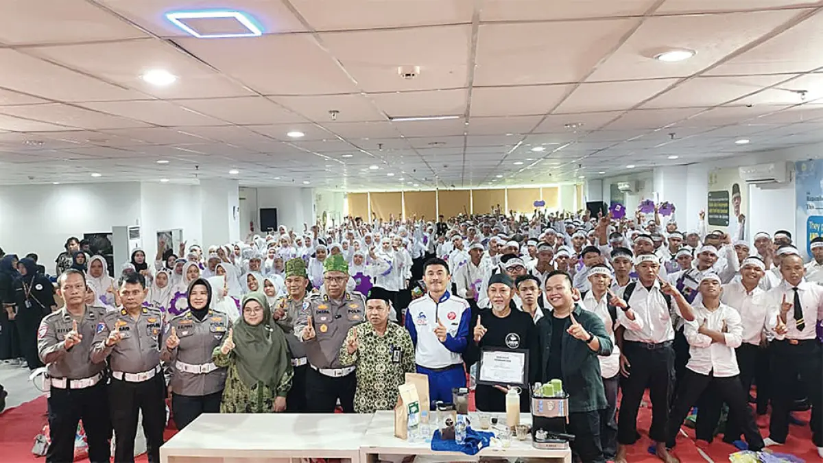Sebanyak 350 mahasiswa dan mahasiswi Universitas Muhammadiyah Riau (Umri) mengikuti talkshow dan seminar keselamatan berkendara bertema ”Secangkir Kopi, Sejuta Mimpi” yang digelar di aula Kampus Universitas Muhammadiyah Riau, belum lama ini. (PT Capella Dinamik Nusantara (CDN) untuk riau pos)
