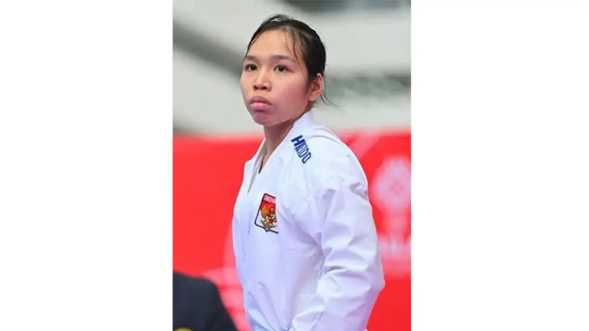 LEICA AL-HUMAIRA LUBIS. (JPG)