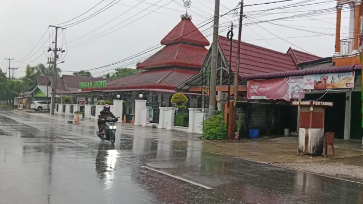 Wilayah Teluk Kuantan dan Kuansing umumnya, Selasa (22/9/2026) dini hari hingga pagi diguyur hujan lebat. (Desriandi Candra/Riaupos.co)