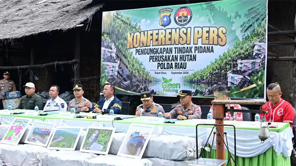 Kapolda Riau Irjen Pol Dr Herry Heryawan memimpin langsung konferensi pers pengungkapan tindak pidana perusakan hutan di Rupat Utara. (Idtimewa)