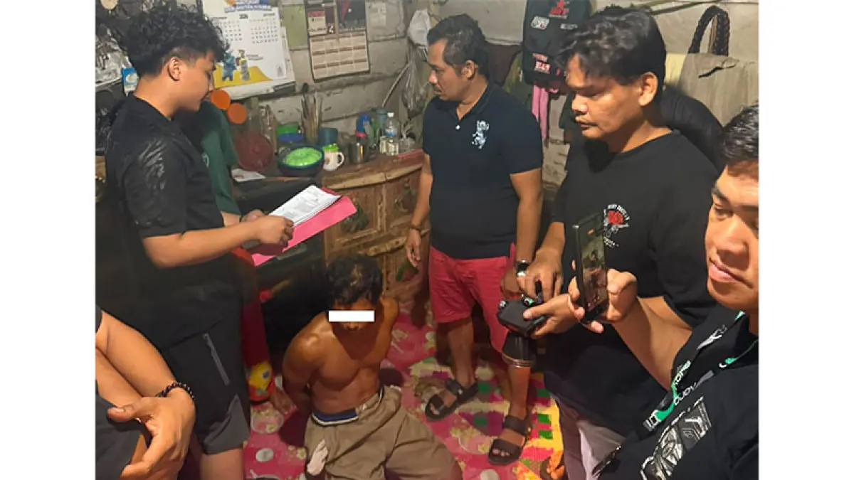 Tersangka saat diamankan di sebuah rumah di Provinsi Jambi pada, Rabu (23/9/2026). Foto Istimewa