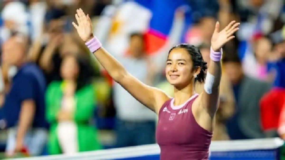 Alex Eala memilih bermain untuk Filipina di Asian Games dan berpotensi lolos langsung ke Olimpiade 2028 di Los Angeles daripada bermain untuk dirinya sendiri di WTA 1000 China Open, sebuah ajang wajib bagi pemain peringkat atas. (Julian Avram/Icon Sportswire via Getty Images)