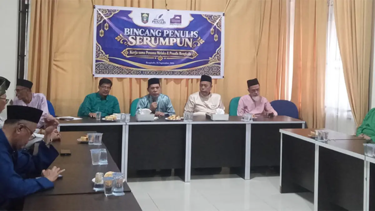 Panelis saat menggelar bincang Penulis Serumpun bersama Penama dan dialog literasi lintas negara, di Sekretariat LAMR Bengkalis, Sabtu (26/09/26). Foto Istimewa