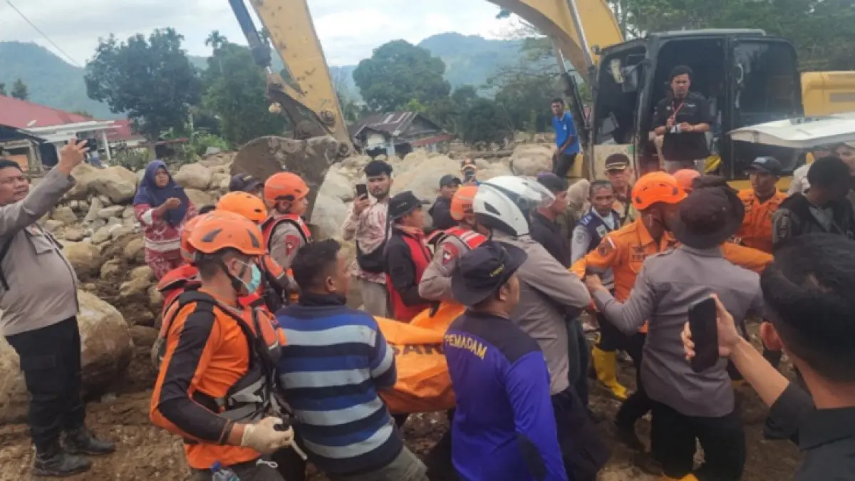 Tim SAR gabungan berhasil menemukan sisa satu korban hilang pada Jumat (25/9/2026).(BPB Kota Solok)