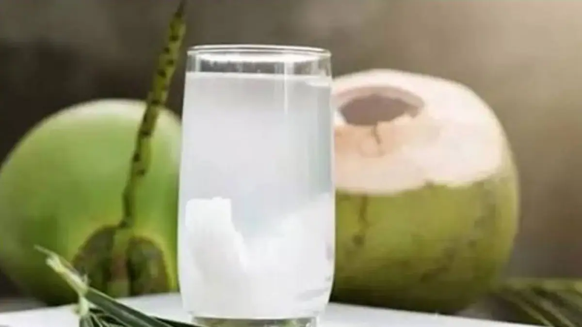 Ilustrasi air kelapa.(Freepik)