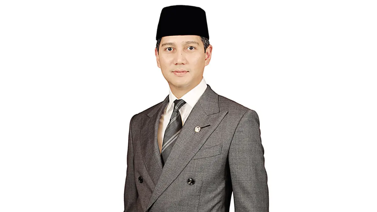 BUDISATRIO DJIWANDONO. (JPG)
