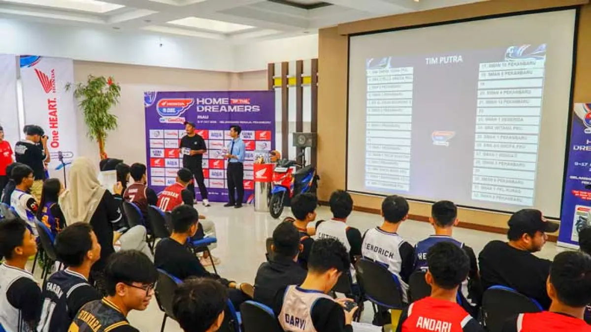 Peserta technical meeting Honda DBL With Kopi Good Day 2026  Riau Series melakukan drawing di aula Capella Dinamik Nusantara, Pekanbaru, Sabtu (3/10/2026).  Honda DBL with Kopi Good Day 2026 berlangsung tanggal 9-17 Oktober di Gelanggang Remaja, Pekanbaru.  MHD AKHWAN/RIAUPOS