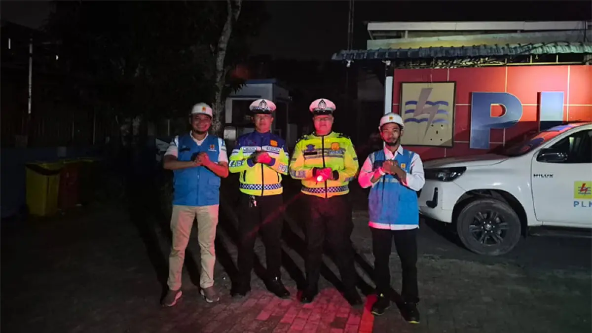 ULP PT PLN Kijang, Kepri, sudah berhasil melakukan pemulihan pasokan listrik bagi seluruh pelanggan di wilayah Kabupaten Bintan yang terhubung dengan sistem kelistrikan interkoneksi Batam, setelah mengalami gangguan selama dua hari, Kamis (15/10/2026). Foto Istimewa
