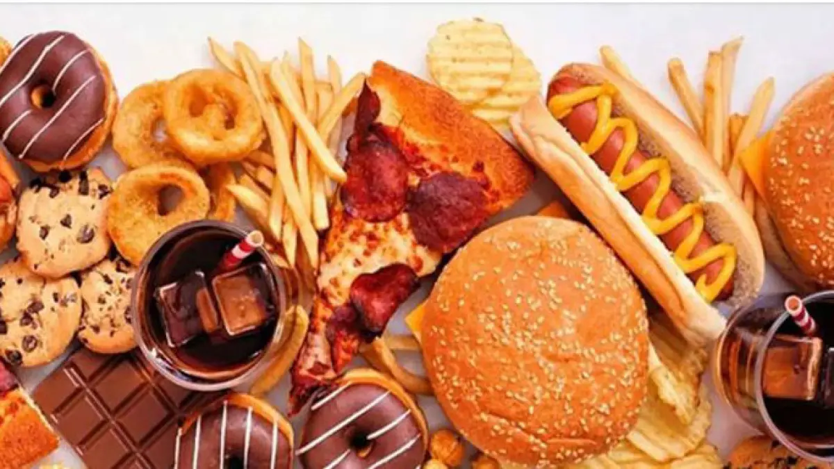 Ilustrasi makanan ultra-proses. (Freepik)
