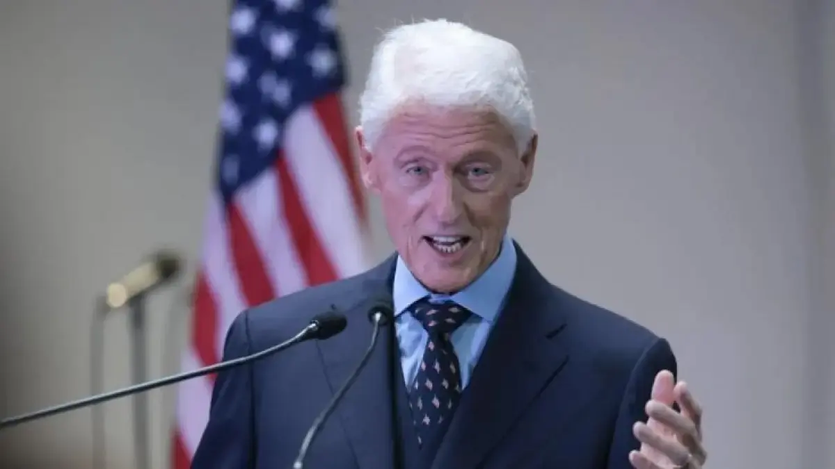 Kecam Islamofobia, Mantan Presiden AS Bill Clinton Kutip Surah Al-Hujurat dalam Al Qur’an