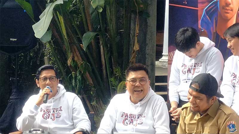 Andre Taulany ikut bermain dalam film Pasutri Gaje.