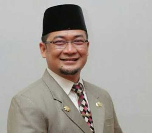 Kepala Bapenda Riau Syahrial Abdi