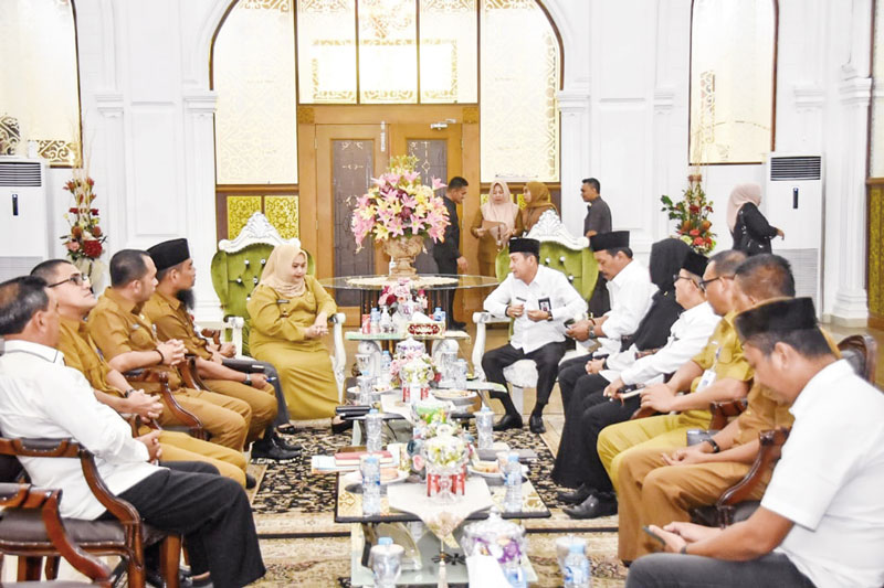 Ketua MUI Bengkalis Buya H Amrizal saat menggelar silaturahmi bersama Bupati Bengkalis Kasmarni di Rumah Dinas Bupati Wisma Sri Mahkota, Senin (16/10/2023).