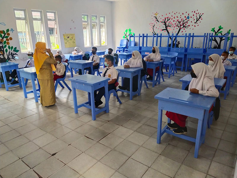 Peserta didik tahun ajaran baru melaksanakan Pembelajaran Tatap Muka Terbatas (PTMT), awal pekan lalu (12/7/21).