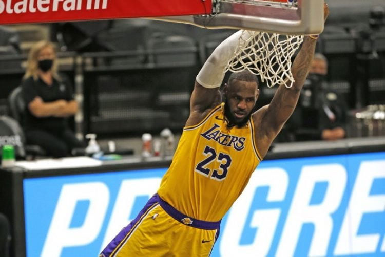Bintang LA Lakers LeBron James 
