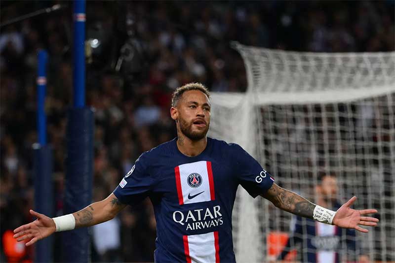 Striker PSG Neymar Jr masih menjual secara marketing.