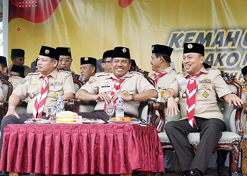 kemah Ukhuwah: Bupati Siak H Alfedri MSi bersama   Wakil Ketua Kwarnas Bidang Bela Negara Purn Brigjen TNI Hasto Pratisto Yuwono menghadiri  kemah Ukhuwah Regional Ke-3 Sako Pramuka Sekolah Islam Terpadu (SIT) se-Sumatera di bumi perkemahan Tengku Buang A