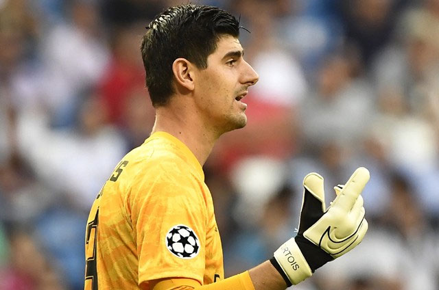 Kiper Real Madrid, Thibaut Cortoius melakukan blunder fatal pada babak pertama leg 1 16 besar Liga Champions kontra Liverpool di Alfield, Rabu (22/2/2023) dini hari WIB. Blunder Courtois mengingatkan orang kepada mantan kiper Liverpool yang kini membela N