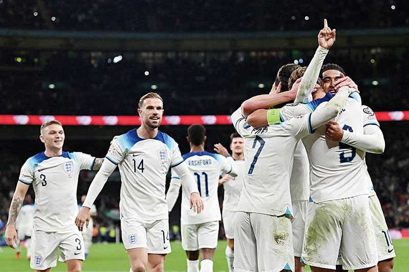 Para pemain Inggris merayakan gol saat berhadapan dengan Italia dalam lanjutan kualifikasi Euro 2024, Rabu (18/10/2023).