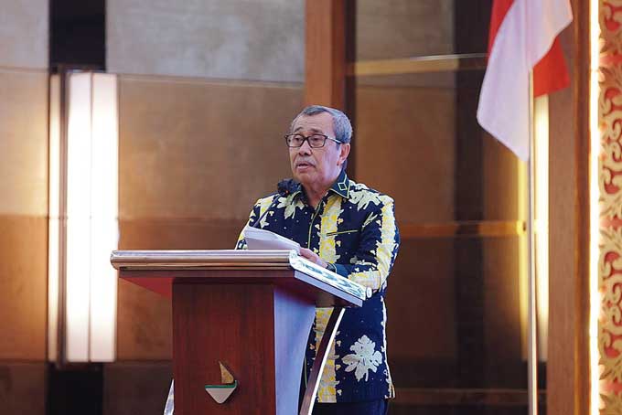 Gubernur Riau Syamsuar saat memberikan kata sambutan di salah satu acara, beberapa waktu lalu.