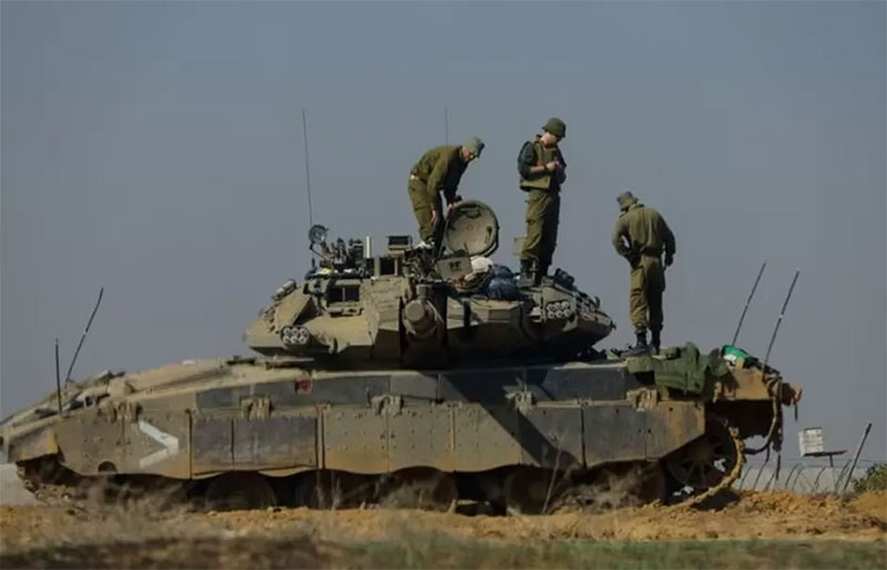 Sebuah tank di dekat perbatasan dengan Gaza.