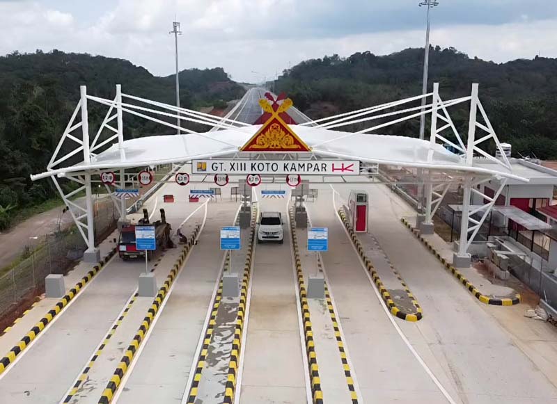 Pengerjaan pintu masuk Tol Bangkinang-Koto Kampar dari XIII Koto Kampar terus digesa jelang dioperasionalkan.