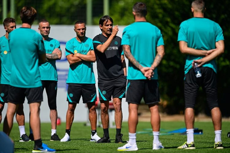 Allenatore Inter Milan Simone Inzaghi menyiapkan skuad terbaik menghadapi AC Milan.