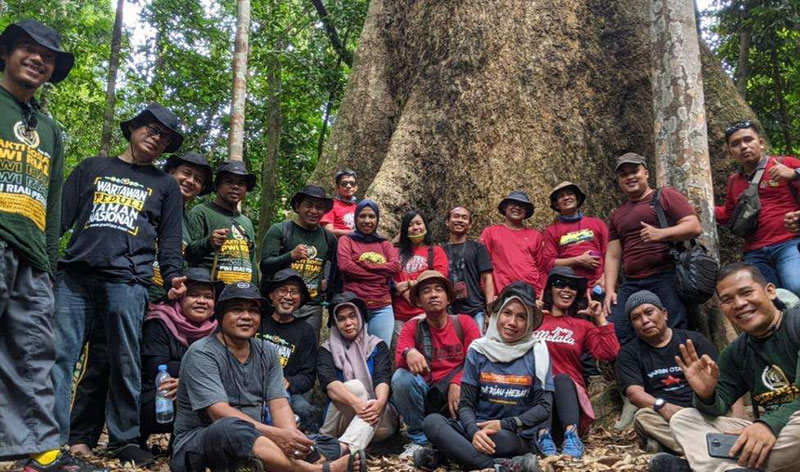 Tim ekspedisi 18 Wartawan menjelajahi Bukit Lancang TNBT Inhu.