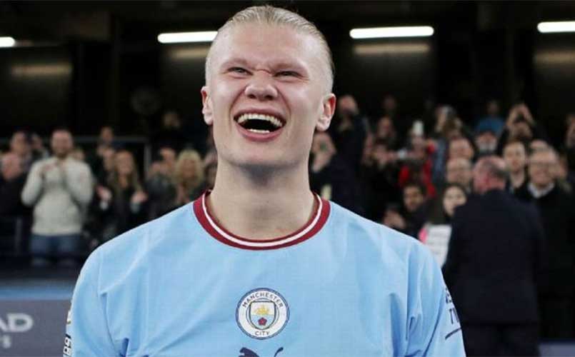 Erling Haaland mencetak gol ke-30 di Liga Premier dengan salto luar biasa. Dia kini mencetak rekor gol di Liga Premier.