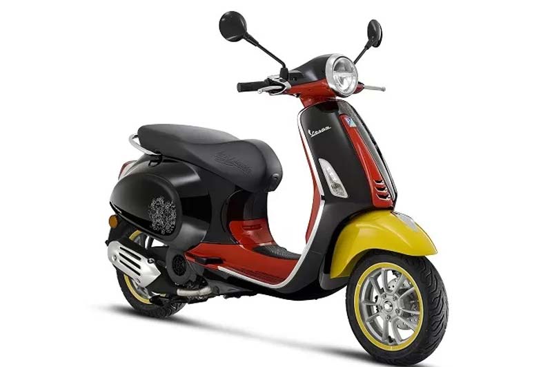 Piaggio hadirkan Vespa Mickey Mouse Edisi terbatas di Indonesia.