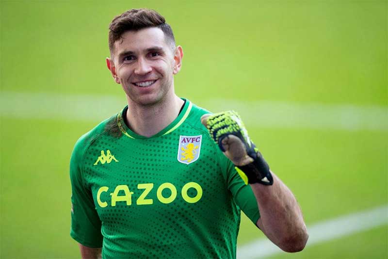 Kiper Aston Vila, Emiliano Martinez jadi incaran Manchester United.
