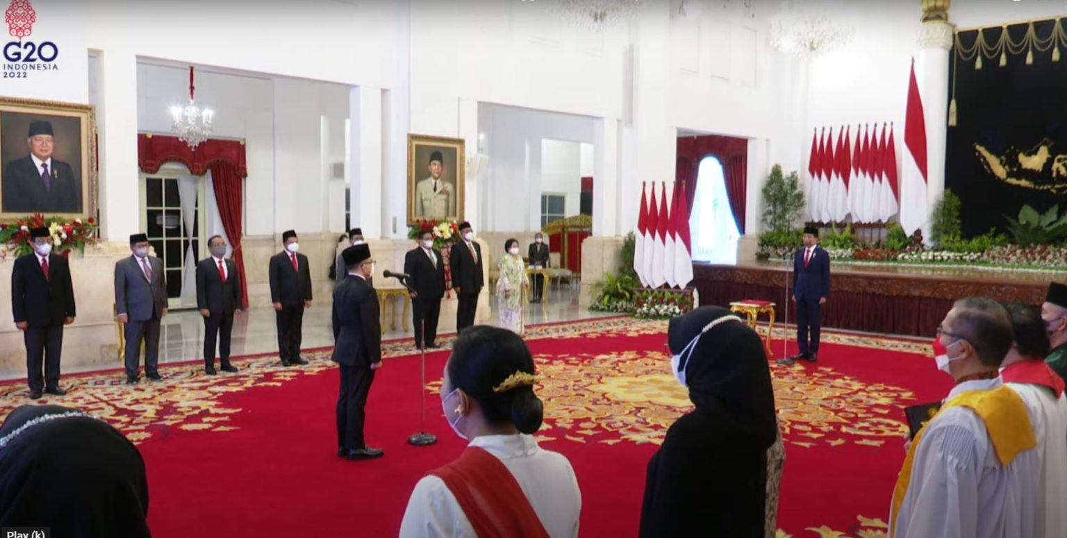 Presiden Jokowi melantik Abdullah Azwar Anas menjadi Menteri PANRB, di Istana Negara, Jakarta, Rabu (07/09/2022).