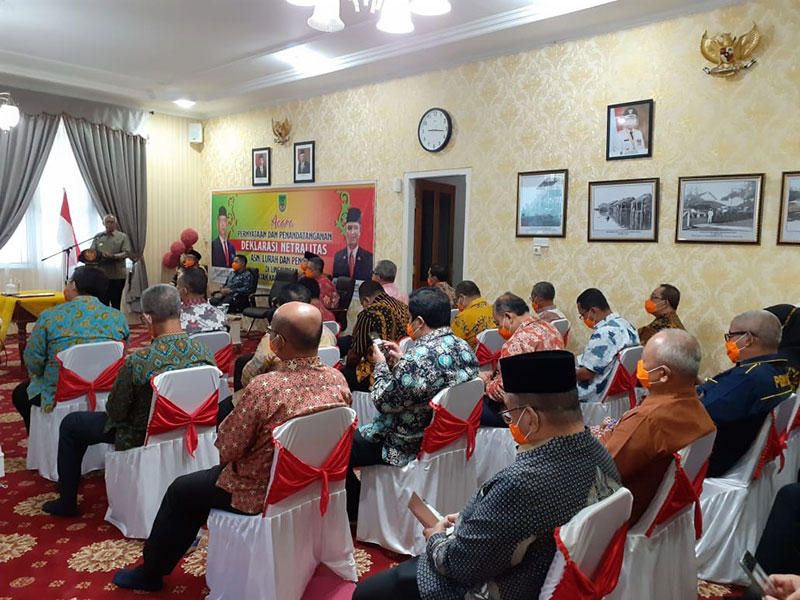 Pjs Bupati Rohil Rudyanto SH MSi menyampaikan sambutan di Gedung Daerah Datuk Batu Hampar, di Bagansiapiapi, Kamis (8/10/2020). (ZULFADHLI/RIAUPOS.CO)