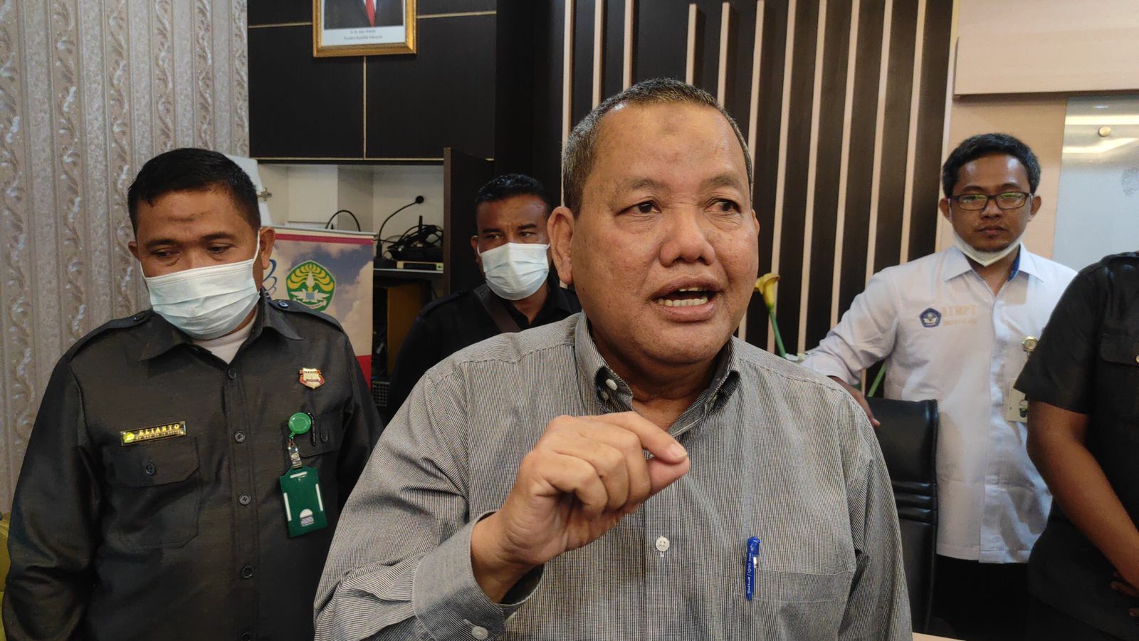 Wakil Rektor II Prof Dr Sujianto.